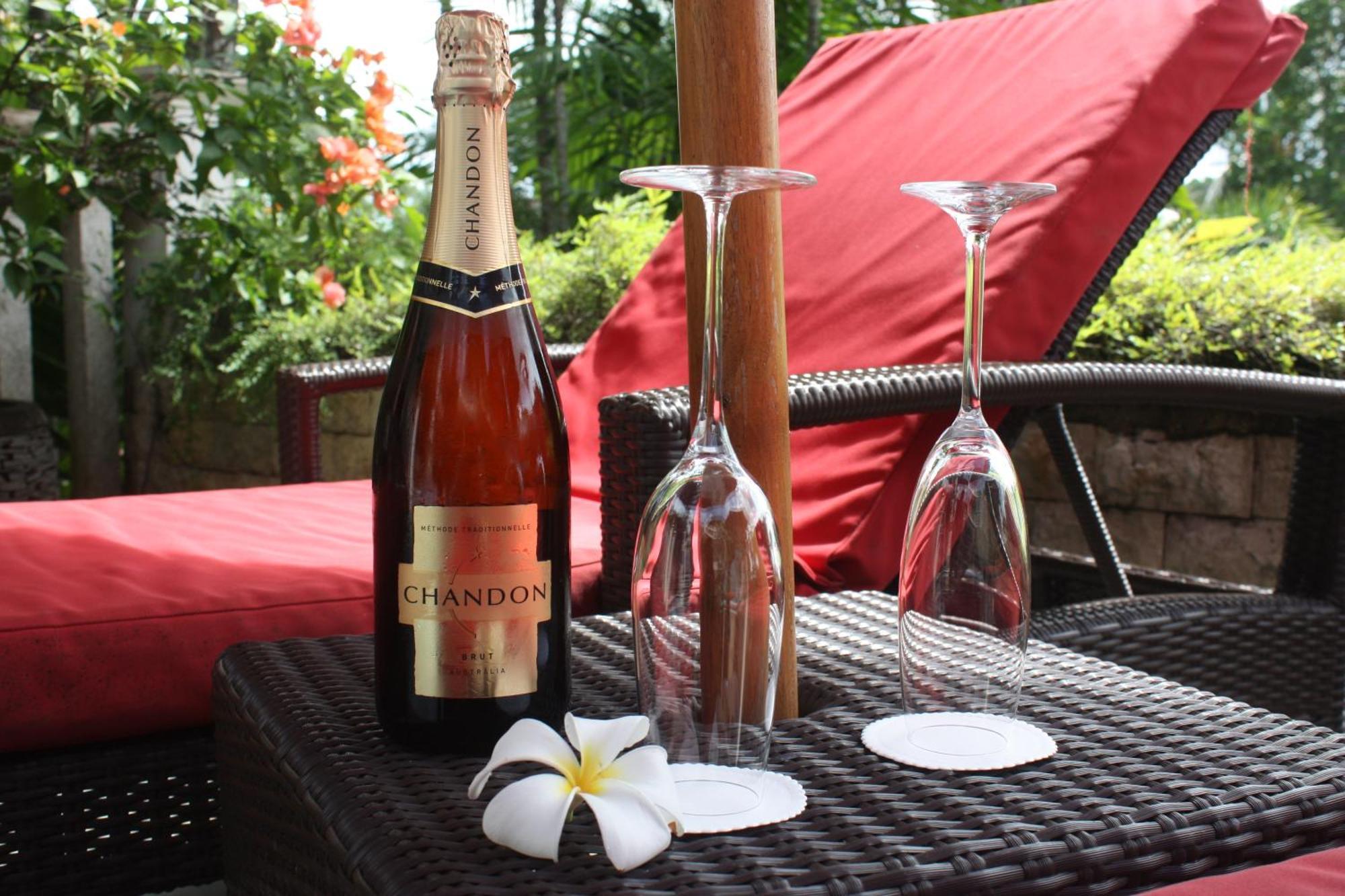 Tempat Senang Spa Resort & Restaurant Sekupang Εξωτερικό φωτογραφία